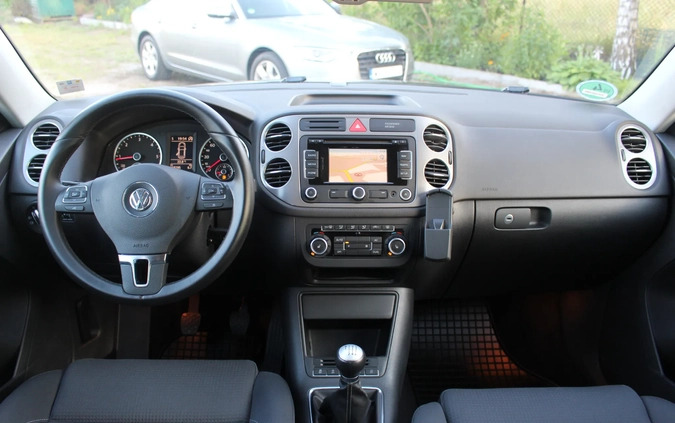 Volkswagen Tiguan cena 40900 przebieg: 219000, rok produkcji 2010 z Pleszew małe 781